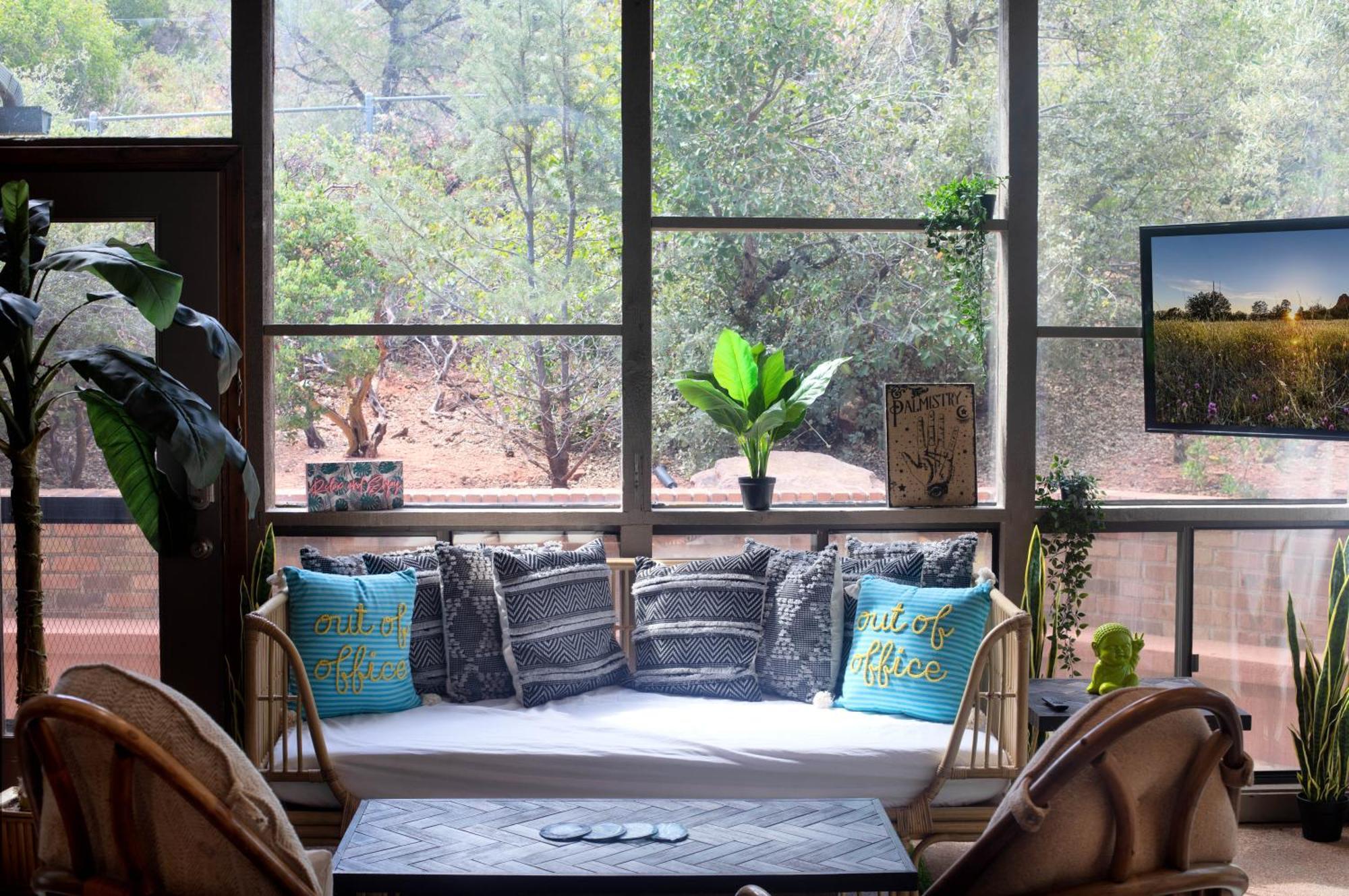Holiday home Luxe Boutique-style W/indoor Hot Tub