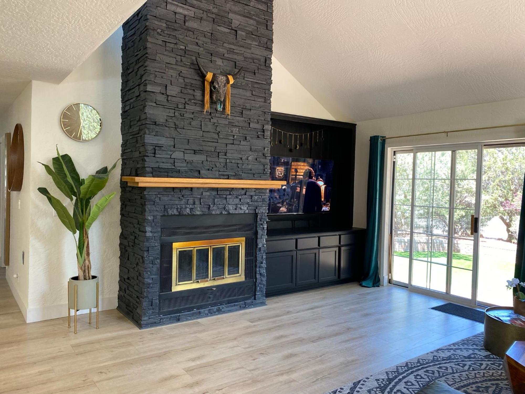 Luxe Boutique-style W/indoor Hot Tub Holiday home Sedona
