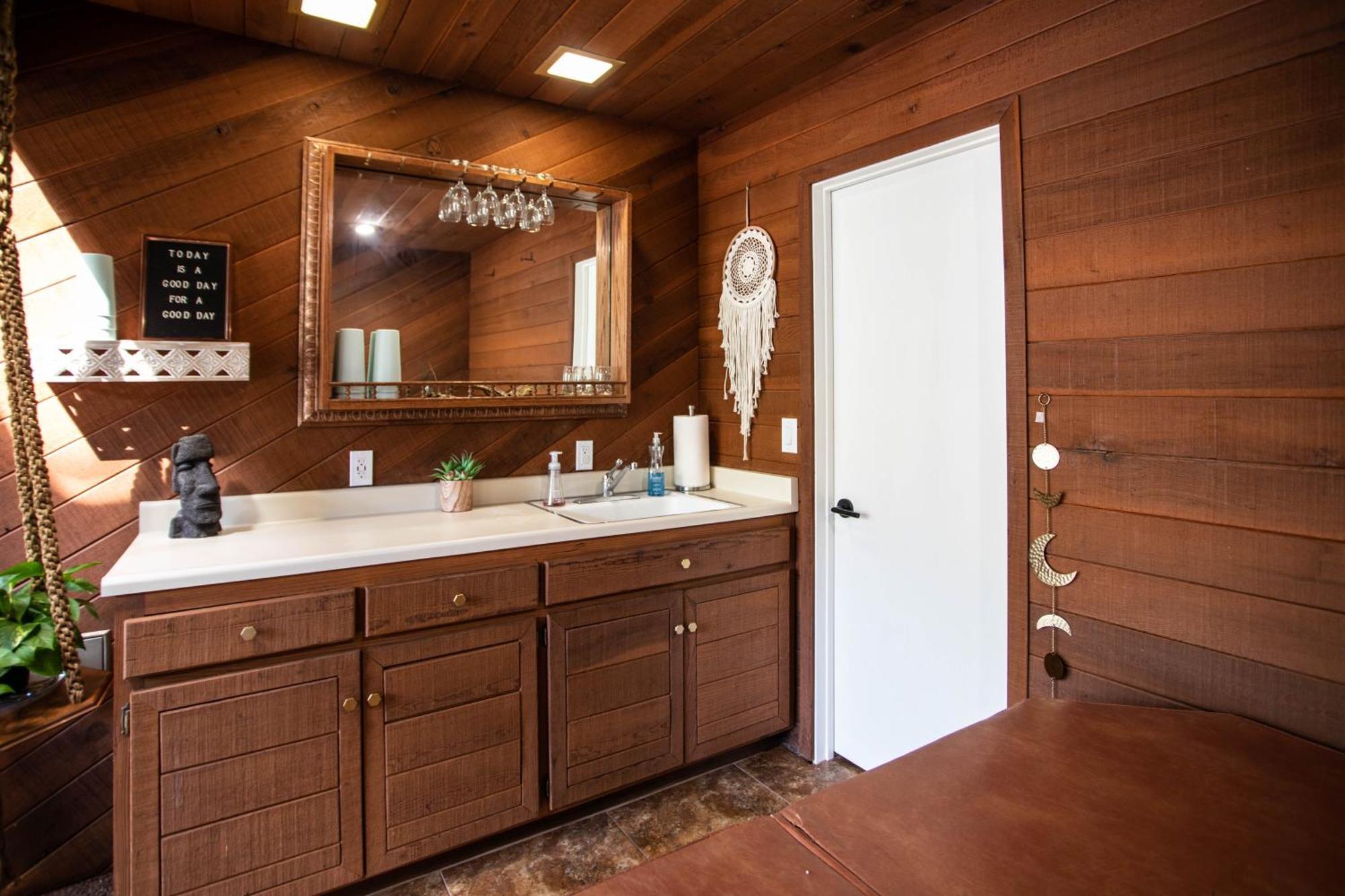 Luxe Boutique-style W/indoor Hot Tub * Sedona